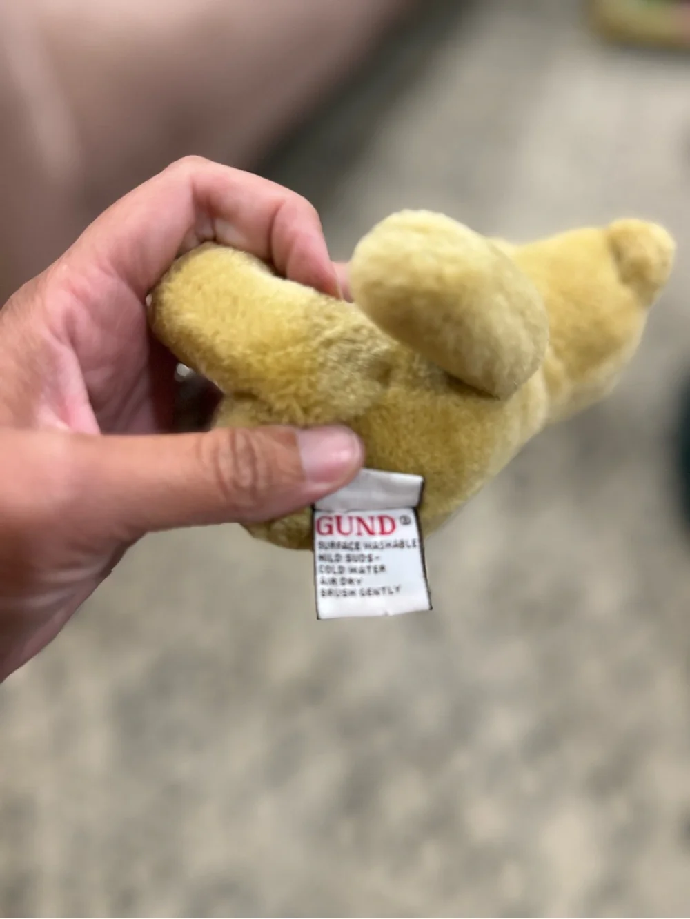 Vintage Classic Pooh by GUND